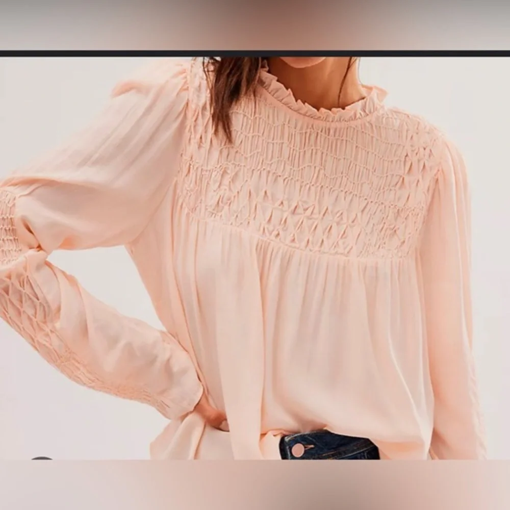 FREE PEOPLE Smocked in‎ Time peach Ruffle Neck smocked Blouse Top shirt size XS - Picture 4 of 4